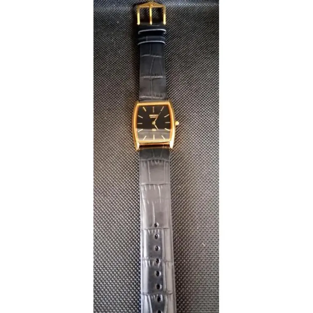 Men's Vintage Seiko Barrel/Tonneau Leather Tank RARE